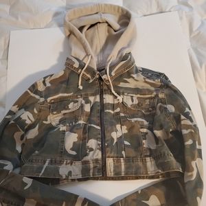 Rue 21 cropped camo jacket